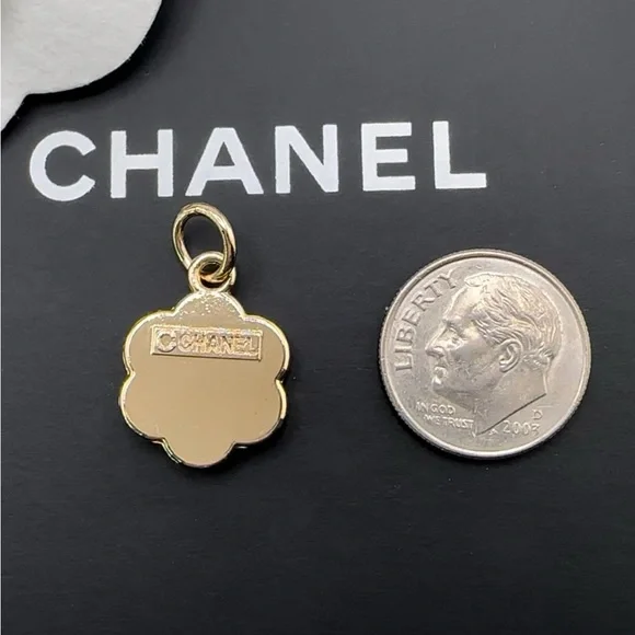 AUTHENTIC CHANEL PINK CAMELIA CC FLOWER GOLD TONE ZIPPER PULL PENDANT